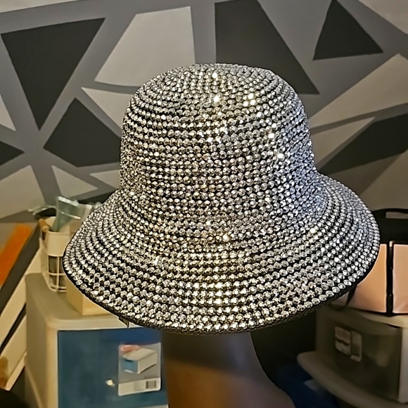 NEW w/Tags! It's definitely it's name "Jewel Cap" Rhinestone Designer Hat!! - Picture 7 of 11